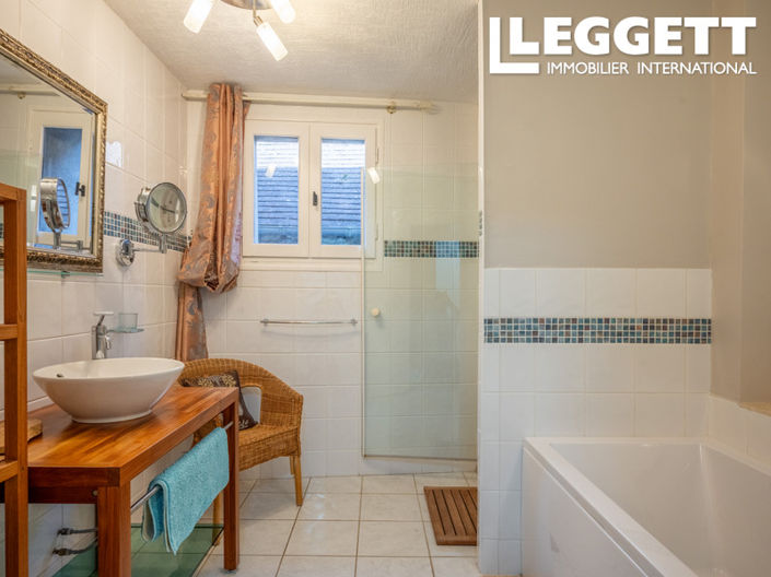 Image No.8-2 Bed House for sale