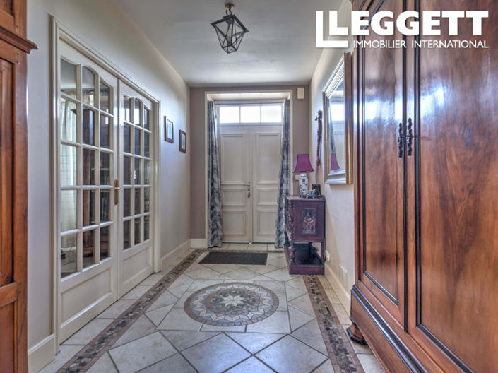 Image No.6-5 Bed House for sale