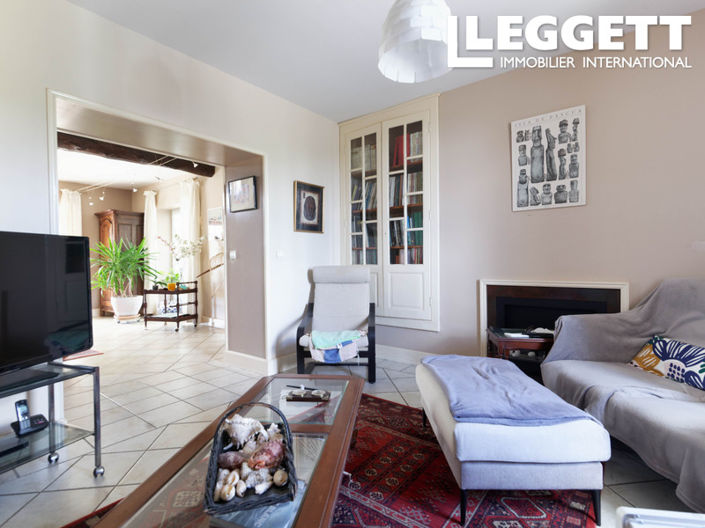 Image No.8-5 Bed House for sale