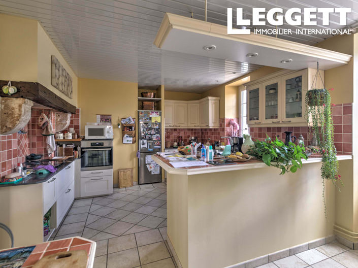 Image No.9-5 Bed House for sale