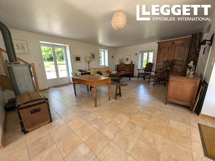 Image No.8-4 Bed House for sale