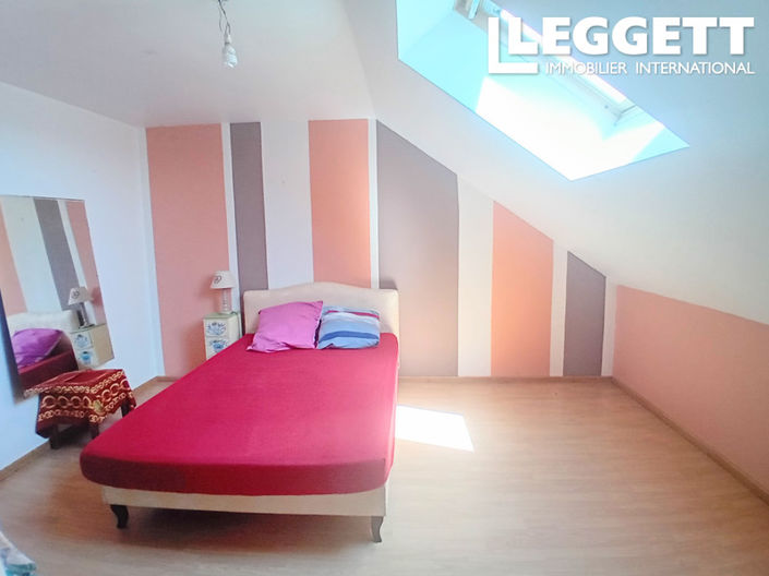 Image No.10-9 Bed House for sale