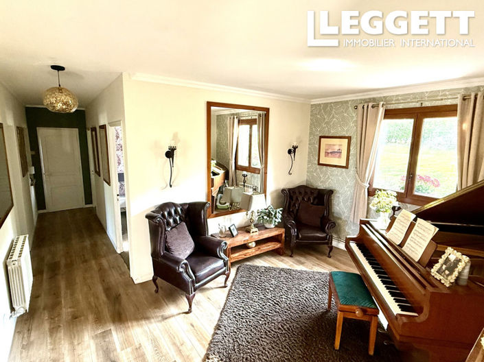 Image No.7-3 Bed House for sale