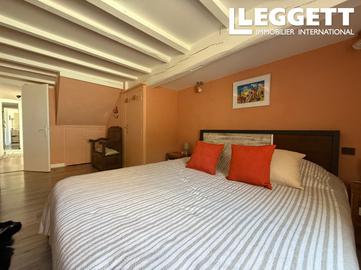 Image No.8-4 Bed House for sale