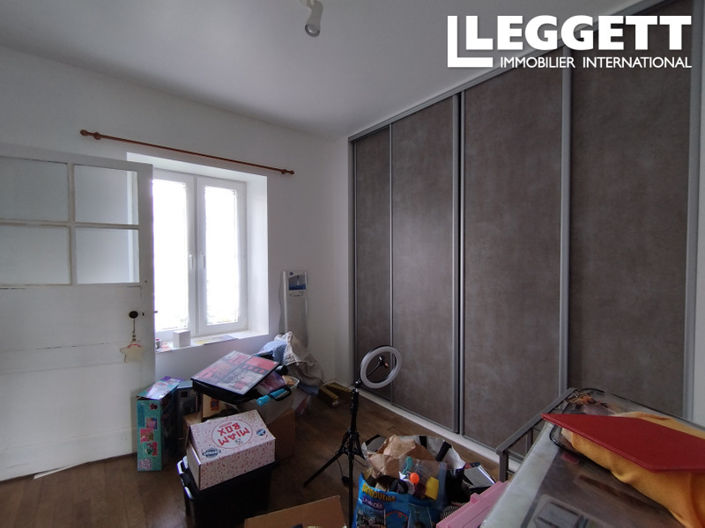 Image No.8-3 Bed House for sale