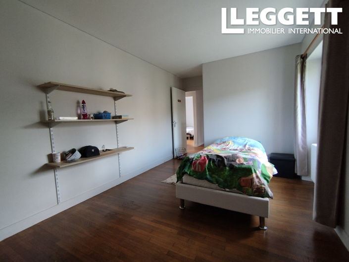 Image No.9-3 Bed House for sale