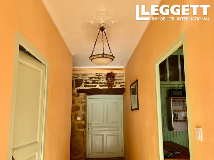 Image No.10-3 Bed House for sale