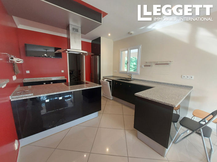 Image No.6-4 Bed House for sale