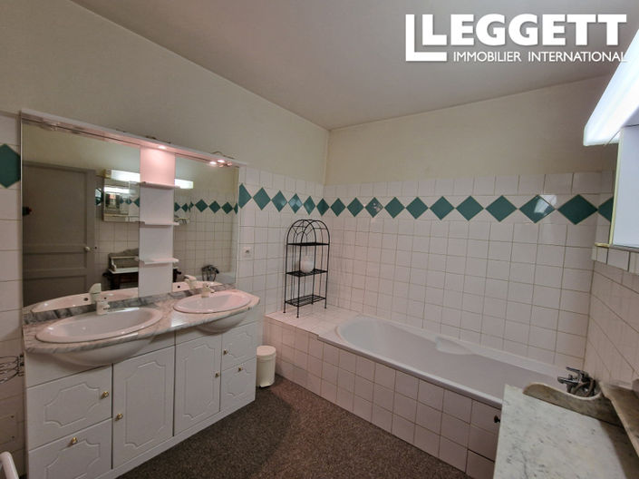 Image No.8-3 Bed House for sale