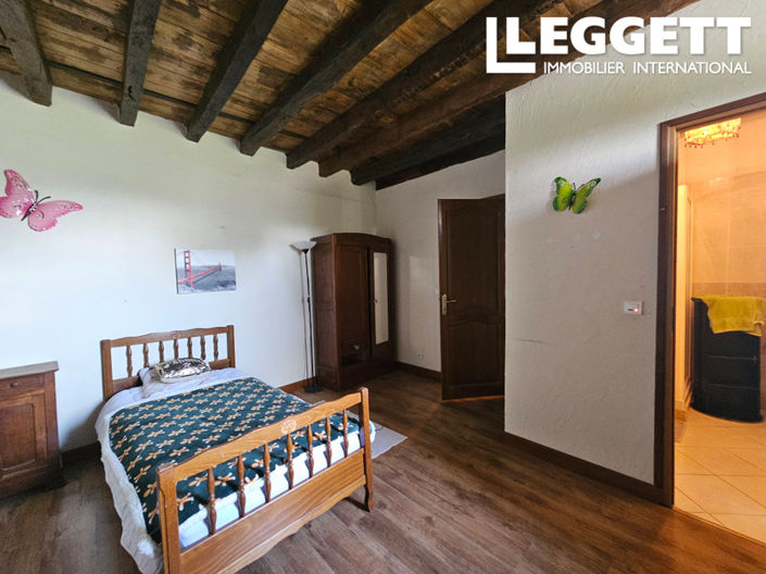 Image No.7-5 Bed House for sale