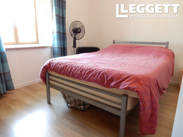 Image No.8-4 Bed House for sale