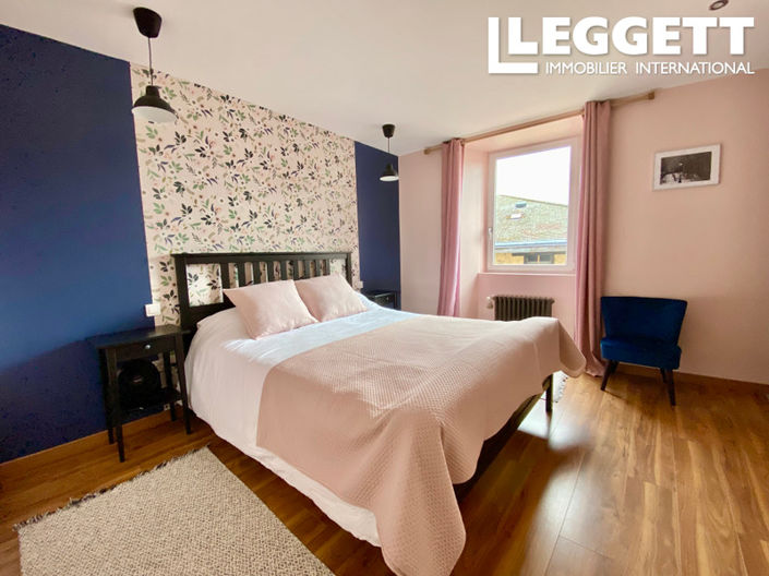 Image No.6-4 Bed House for sale