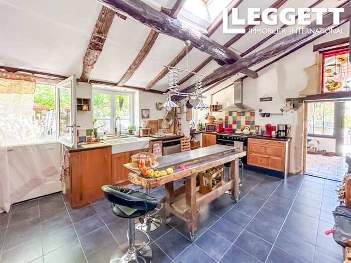 Image No.3-6 Bed House for sale