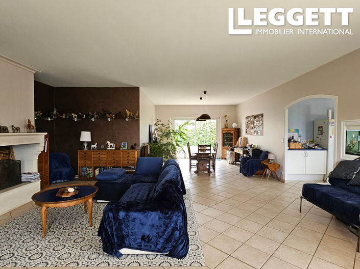 Image No.8-3 Bed House for sale