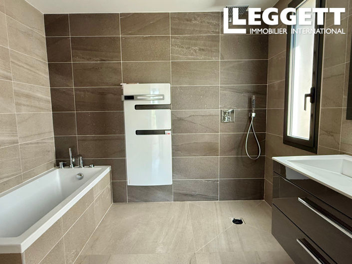 Image No.7-4 Bed House for sale