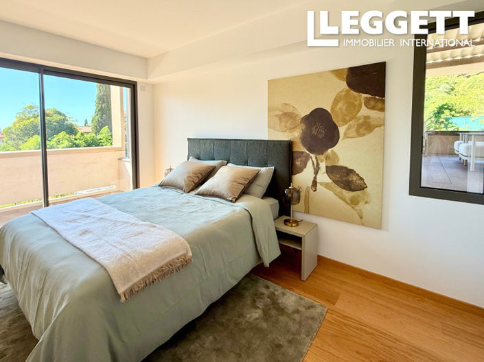 Image No.8-4 Bed House for sale