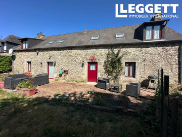 1 - Josselin, House