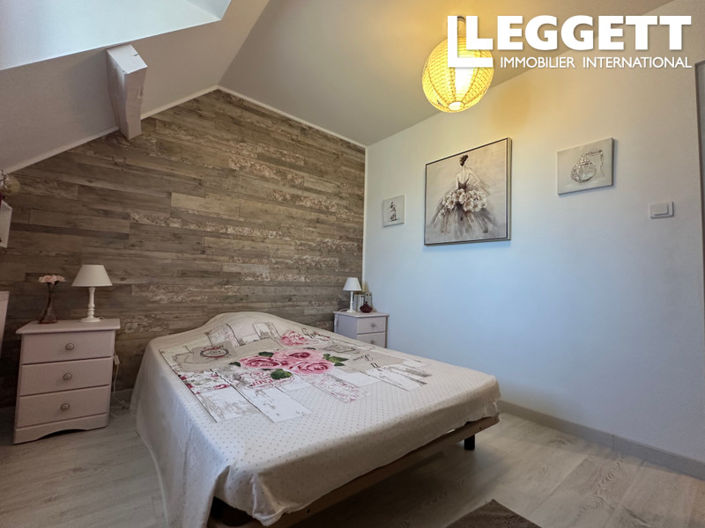 Image No.9-5 Bed House for sale