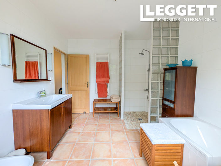 Image No.7-3 Bed House for sale