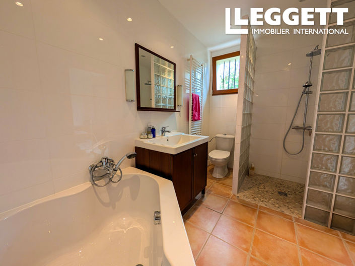 Image No.9-3 Bed House for sale