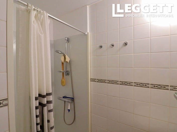 Image No.6-2 Bed House for sale