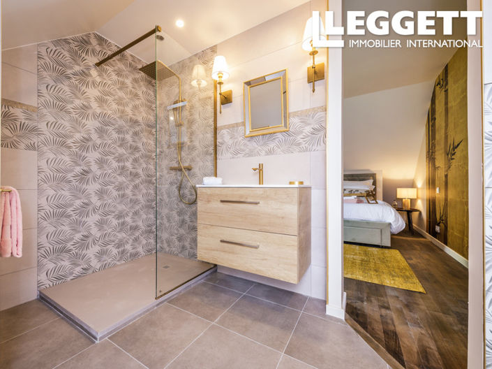 Image No.8-3 Bed House for sale