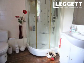 ahr0chm6ly9jzg4uagvzdglhlmltbw8vaw1hz2uvvevom