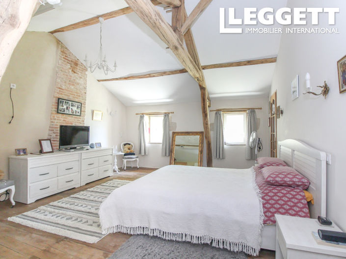 Image No.8-4 Bed House for sale