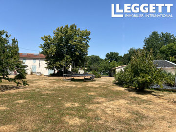1 - Genouillé, House