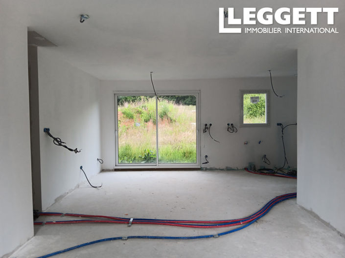 Image No.2-4 Bed House for sale