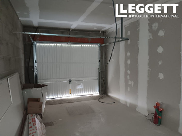 Image No.8-4 Bed House for sale