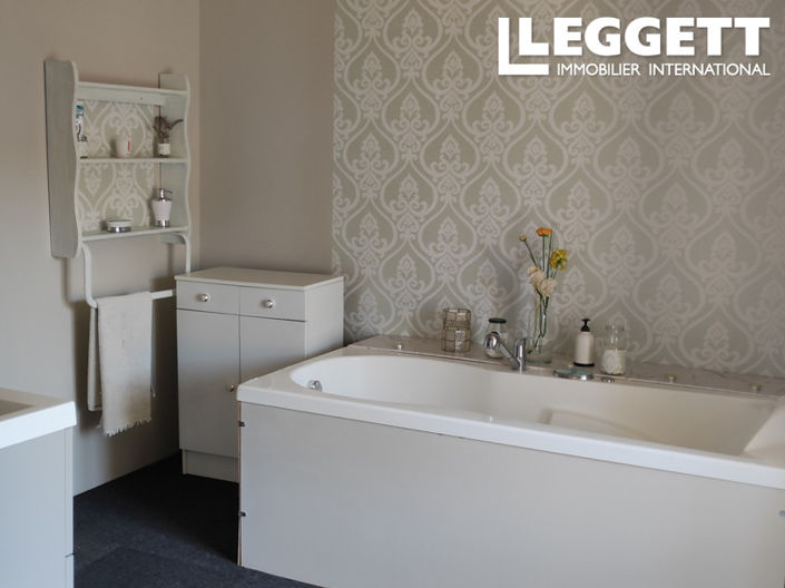 Image No.10-2 Bed House for sale