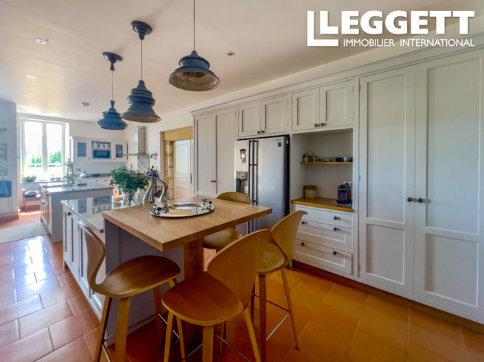 Image No.4-9 Bed House for sale