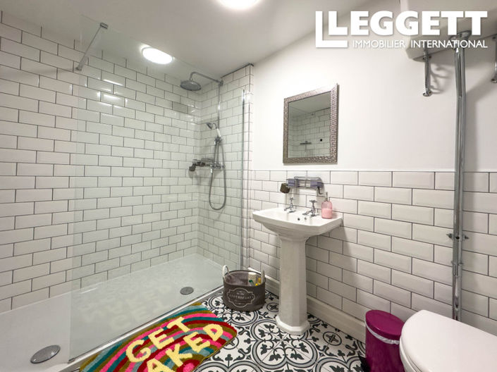 Image No.6-7 Bed House for sale