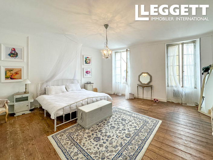 Image No.9-7 Bed House for sale