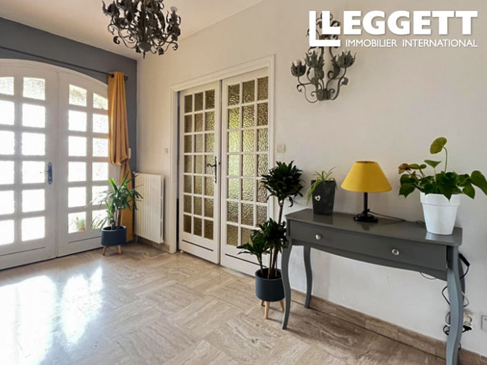 Image No.2-6 Bed House for sale