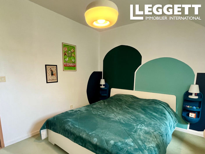 Image No.7-5 Bed House for sale