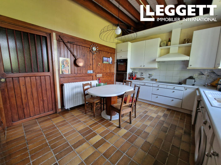 Image No.6-5 Bed House for sale