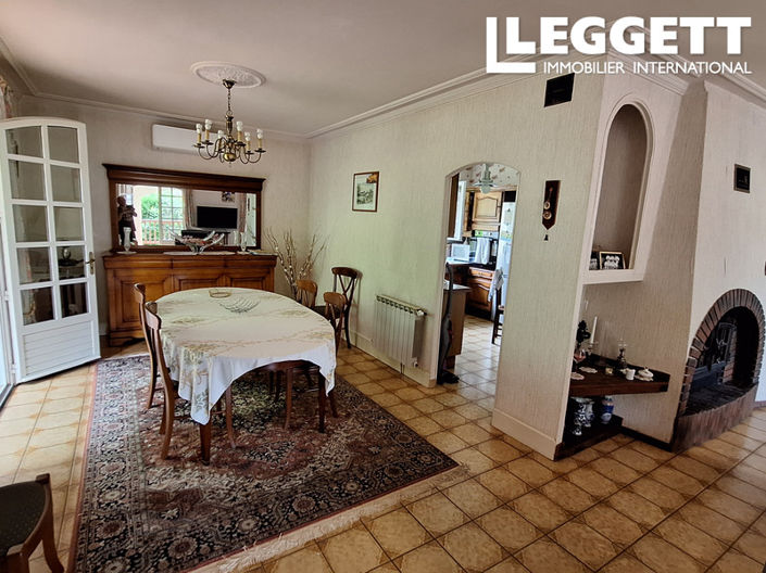 Image No.6-5 Bed House for sale