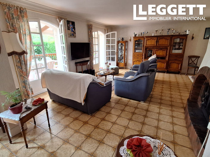 Image No.7-5 Bed House for sale