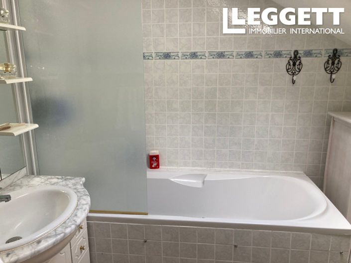 Image No.9-3 Bed House for sale