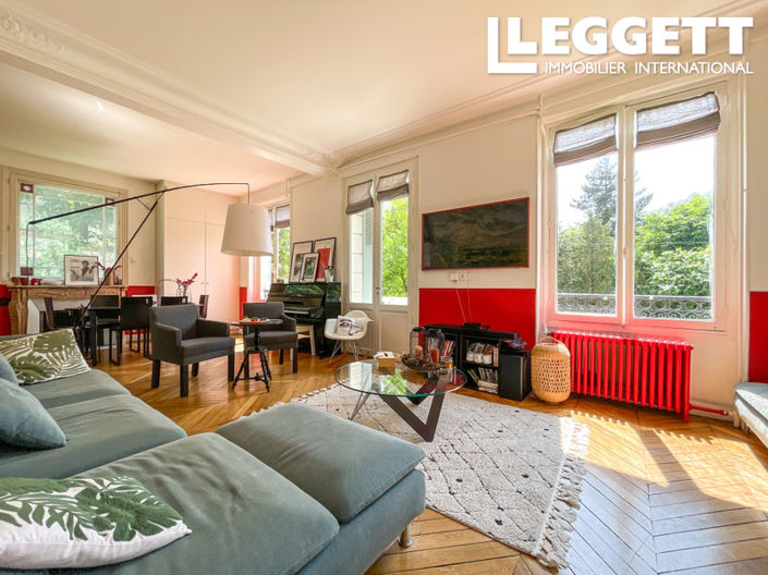 Image No.1-5 Bed House for sale