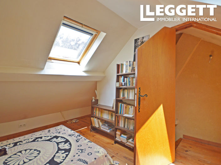 Image No.10-3 Bed House for sale