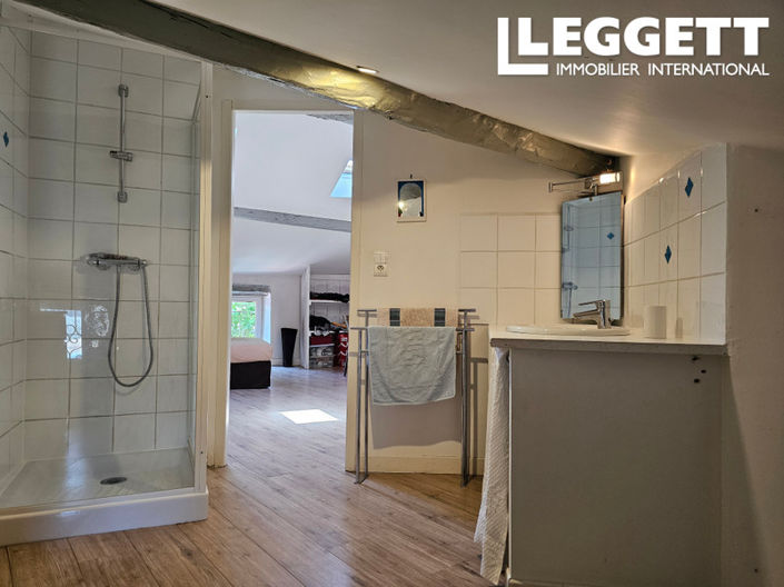 Image No.7-7 Bed House for sale