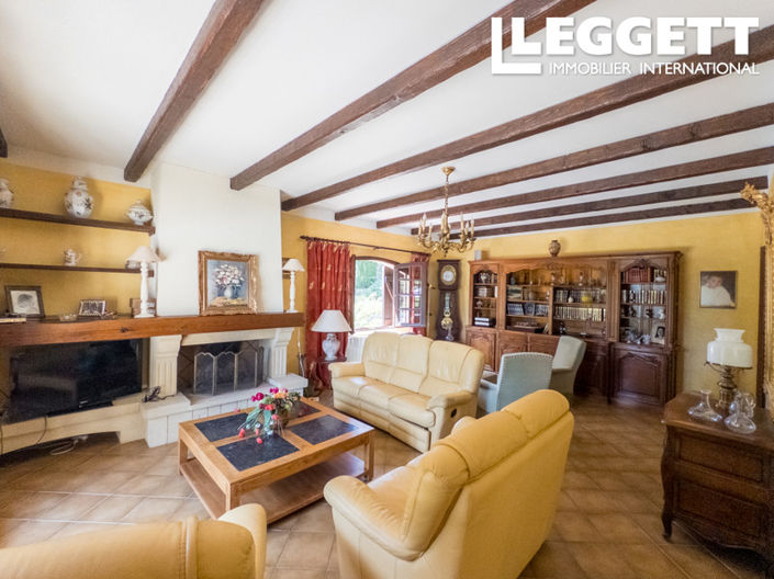 Image No.7-5 Bed House for sale