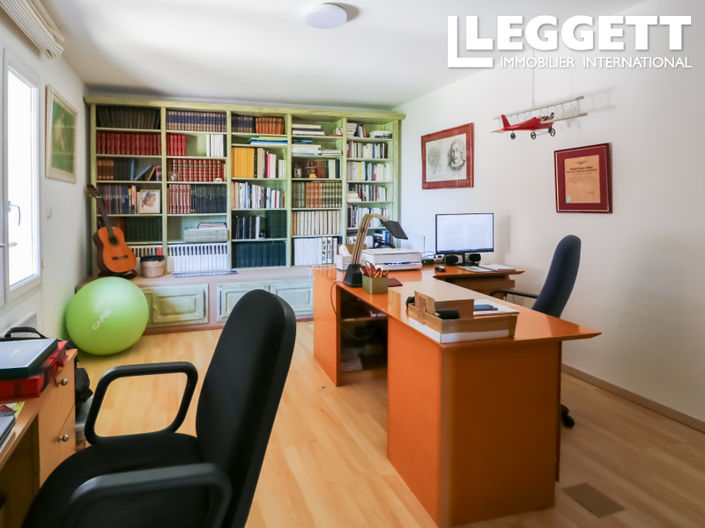 Image No.4-7 Bed House for sale