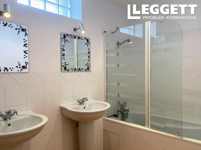 Image No.7-5 Bed House for sale