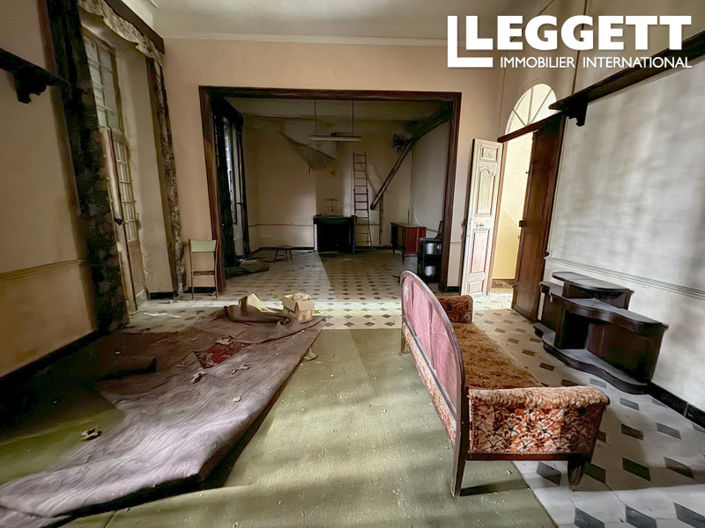 Image No.3-20 Bed House for sale