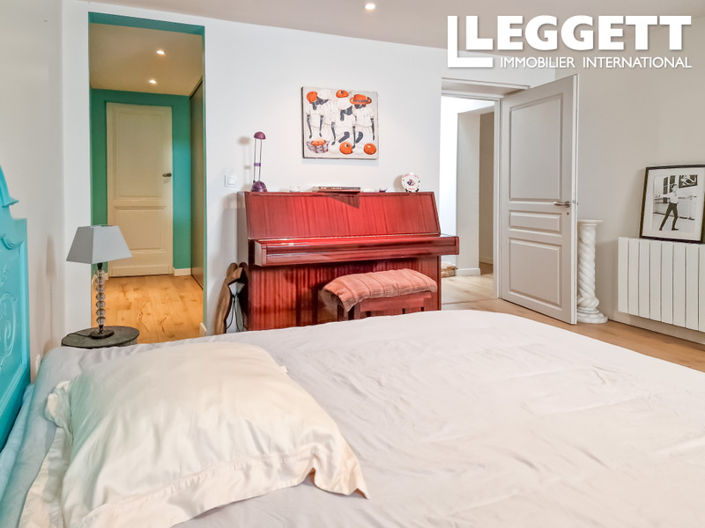 Image No.9-4 Bed House for sale