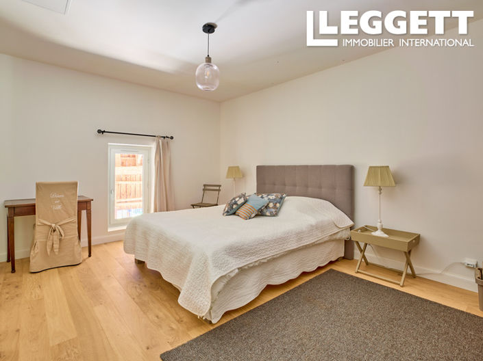 Image No.9-5 Bed House for sale